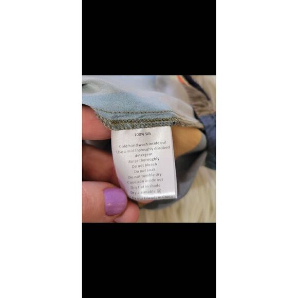 ELK Size XS Hi Low Sleeveless Abstract Silk Blouse 100% Silk - Picture 5 of 5